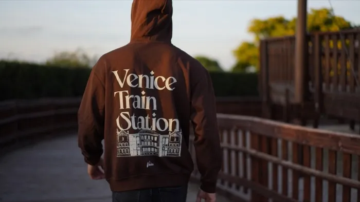 Temporada 1 Venice Train Station 86