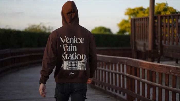 Temporada 1 Venice Train Station 87