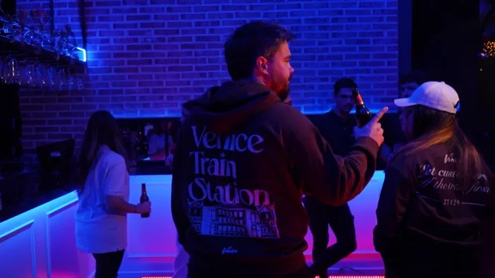 Temporada 1 Venice Train Station 250