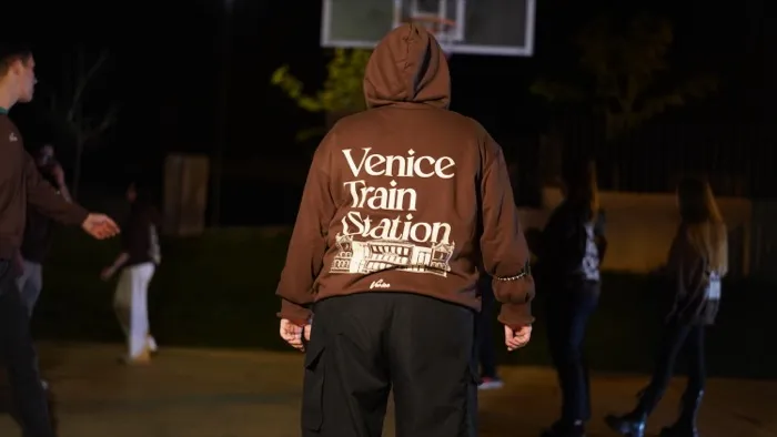 Temporada 1 Venice Train Station 425