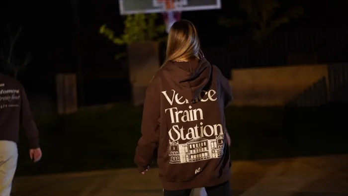 Temporada 1 Venice Train Station 449