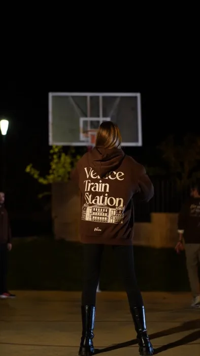 Temporada 1 Venice Train Station 459