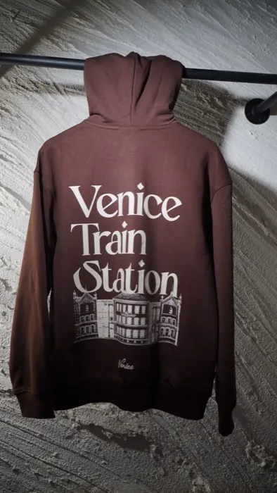 Temporada 1 Venice Train Station 544