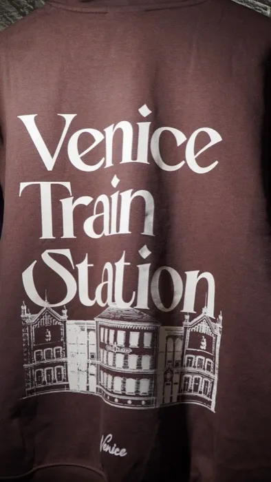 Temporada 1 Venice Train Station 548