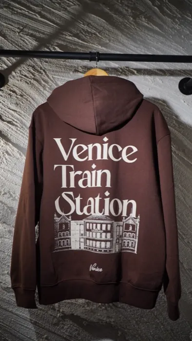 Temporada 1 Venice Train Station 553