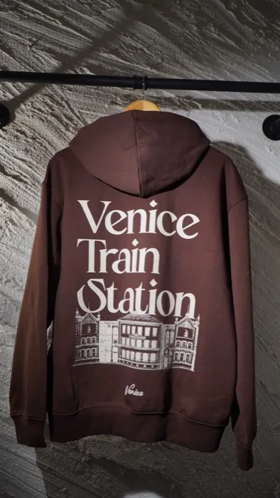 Temporada 1 Venice Train Station 554