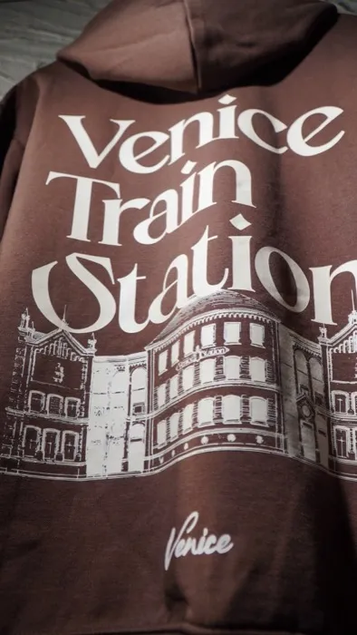 Temporada 1 Venice Train Station 555