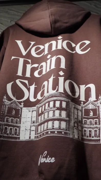 Temporada 1 Venice Train Station 556