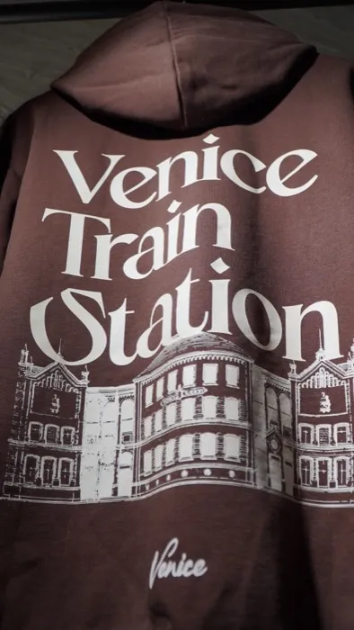 Temporada 1 Venice Train Station 558
