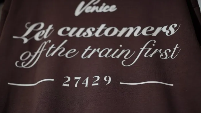Temporada 1 Venice Train Station 614