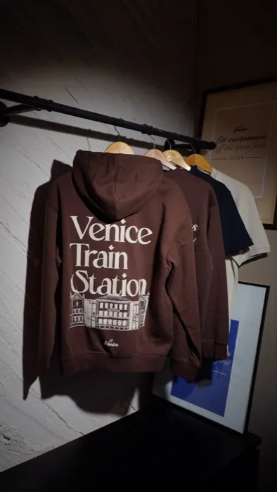 Temporada 1 Venice Train Station 777