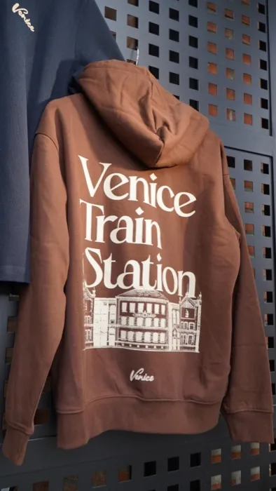Temporada 1 Venice Train Station 831
