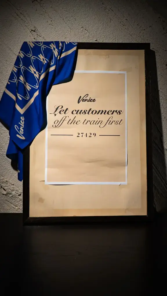 Pañuelo de seda Venice.webp